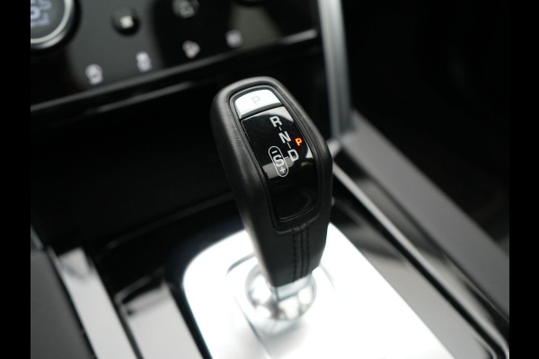 Land Rover Discovery Sport P300e S Plug In Hybrid Dealer O.H. PHEV | Panodak | Alcantara Sportstoelen Memory | Trekhaak Afneembaar | Adaptive Cruise | 360 Camera | L.M. 20" | Camera | Navigatie | Apple Carplay | Virtual | DAB |