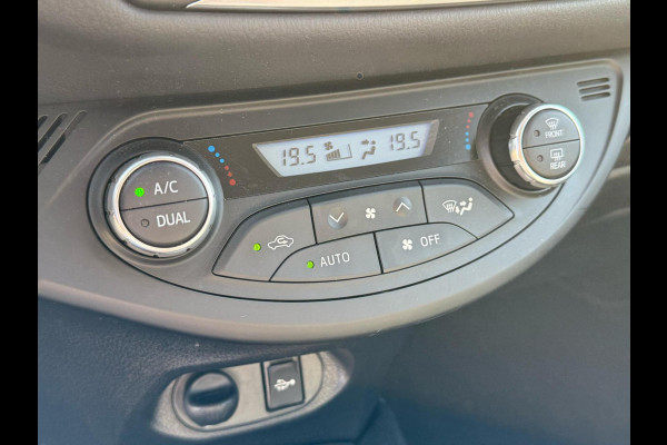 Toyota Yaris 1.5 VVT-i Comfort stoelverwarming, climaat, camera