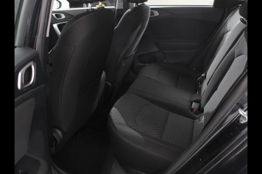 Kia Ceed Sportswagon 1.0 T-GDi 120pk DynamicLine Navigatie Apple Carplay/Android Auto Climate Control Cruise Control Lichtmetalen Velgen Parkeer sensoren