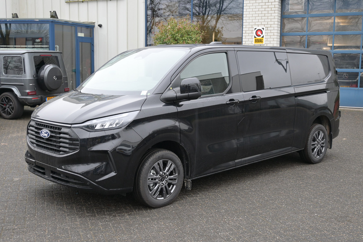 Ford Transit Custom 300L 2.0 TDCI L2H1 Limited DC Driver Assistance Pack Premium, Middenconsole, Inklapbare trekhaak Ford Transit Custom 300L 2.0 TDCI L2H1 Limited DC Driver Assistance Pack Premium, Middenconsole, Inklapbare trekhaak