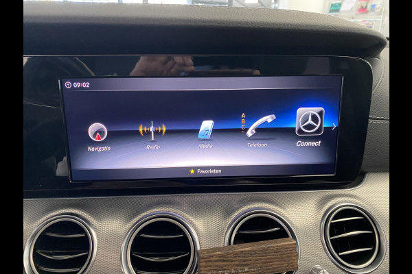 Mercedes-Benz E-Klasse 200 Business Solution AMG Upgrade Edition Panodak /Camera/