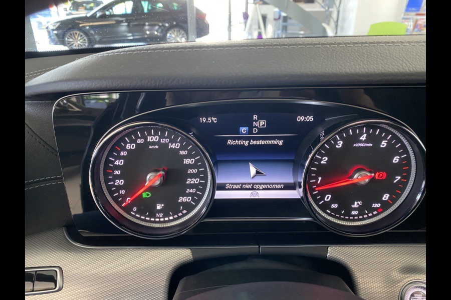 Mercedes-Benz E-Klasse 200 Business Solution AMG Upgrade Edition Panodak /Camera/