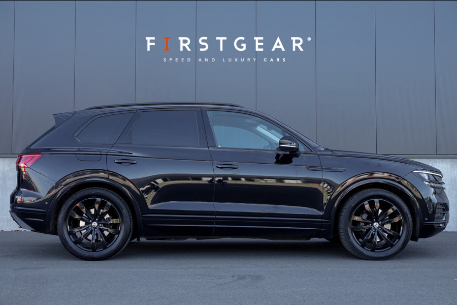 Volkswagen Touareg 3.0 TDI R-Line *Luchtvering / Vierwielbesturing / Stoel-ventilatie + massage / Panorama / Memory / HUD*