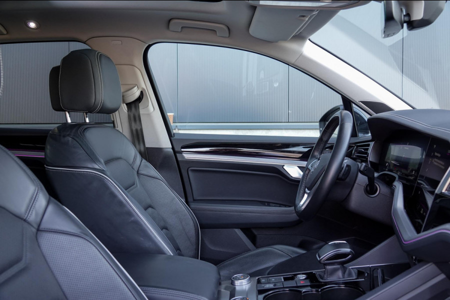 Volkswagen Touareg 3.0 TDI R-Line *Luchtvering / Vierwielbesturing / Stoel-ventilatie + massage / Panorama / Memory / HUD*
