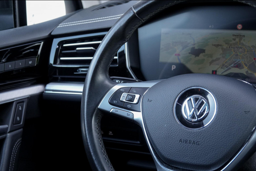 Volkswagen Touareg 3.0 TDI R-Line *Luchtvering / Vierwielbesturing / Stoel-ventilatie + massage / Panorama / Memory / HUD*