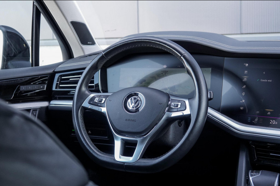 Volkswagen Touareg 3.0 TDI R-Line *Luchtvering / Vierwielbesturing / Stoel-ventilatie + massage / Panorama / Memory / HUD*