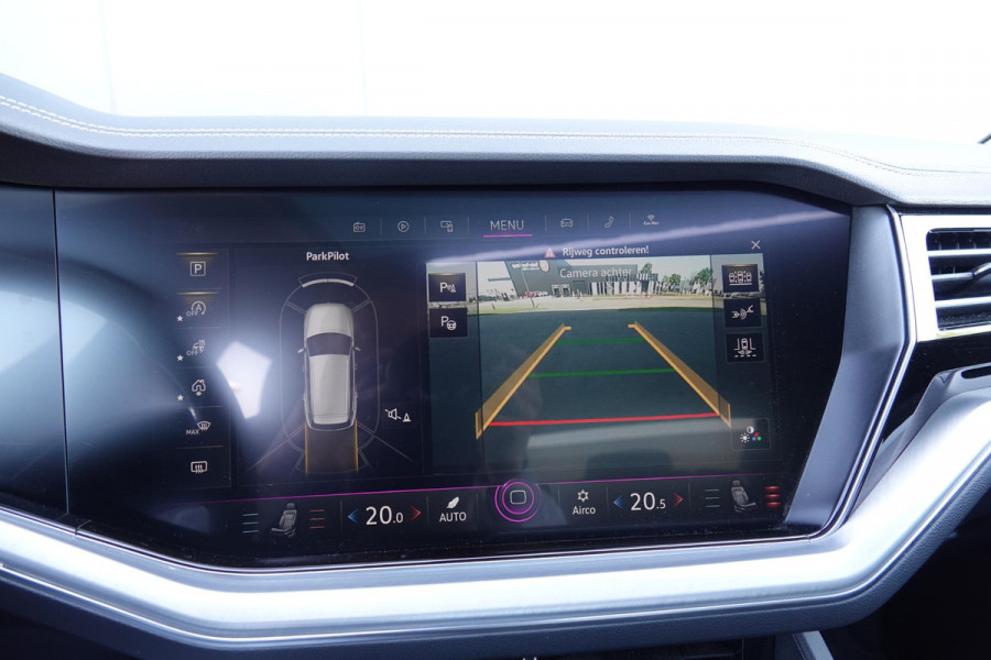 Volkswagen Touareg 3.0 TDI R-Line *Luchtvering / Vierwielbesturing / Stoel-ventilatie + massage / Panorama / Memory / HUD*