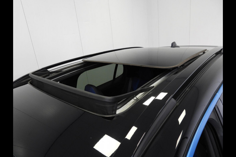 Lynk & Co 01 1.5 PHEV Plug-In ZWARTE HEMEL/360CAM/SCHUIFDAK/LED/20"LMV!