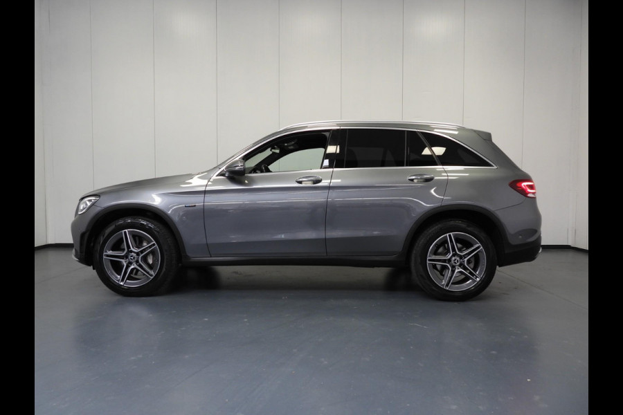 Mercedes-Benz GLC 300e 4MATIC AMG NAVI/CAMERA/MATRIX LED/19"LMV!