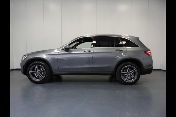 Mercedes-Benz GLC 300e 4MATIC AMG NAVI/CAMERA/MATRIX LED/19"LMV!