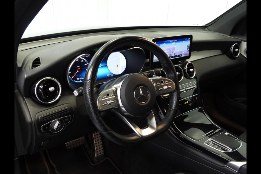 Mercedes-Benz GLC 300e 4MATIC AMG NAVI/CAMERA/MATRIX LED/19"LMV!