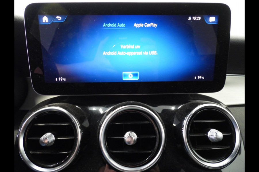 Mercedes-Benz GLC 300e 4MATIC AMG NAVI/CAMERA/MATRIX LED/19"LMV!