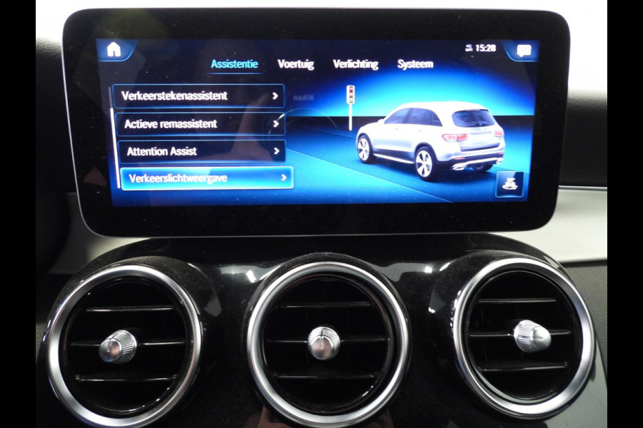 Mercedes-Benz GLC 300e 4MATIC AMG NAVI/CAMERA/MATRIX LED/19"LMV!