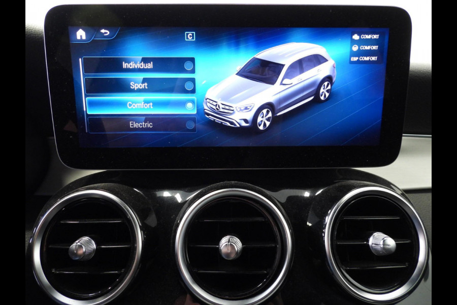 Mercedes-Benz GLC 300e 4MATIC AMG NAVI/CAMERA/MATRIX LED/19"LMV!