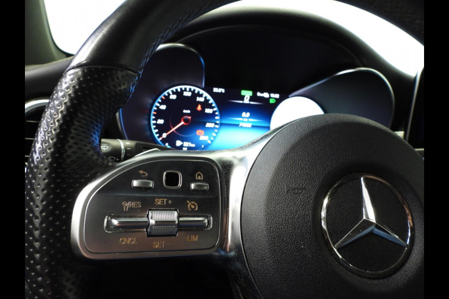 Mercedes-Benz GLC 300e 4MATIC AMG NAVI/CAMERA/MATRIX LED/19"LMV!