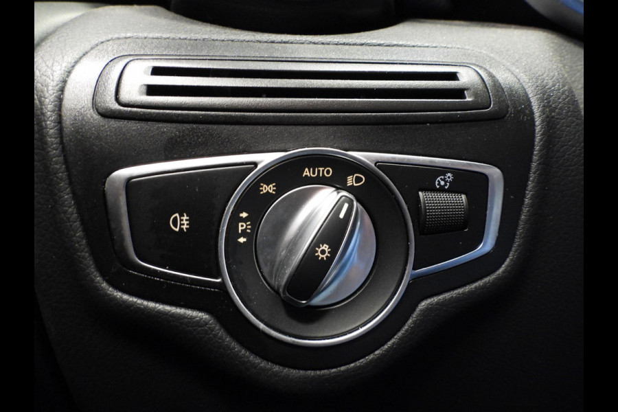 Mercedes-Benz GLC 300e 4MATIC AMG NAVI/CAMERA/MATRIX LED/19"LMV!