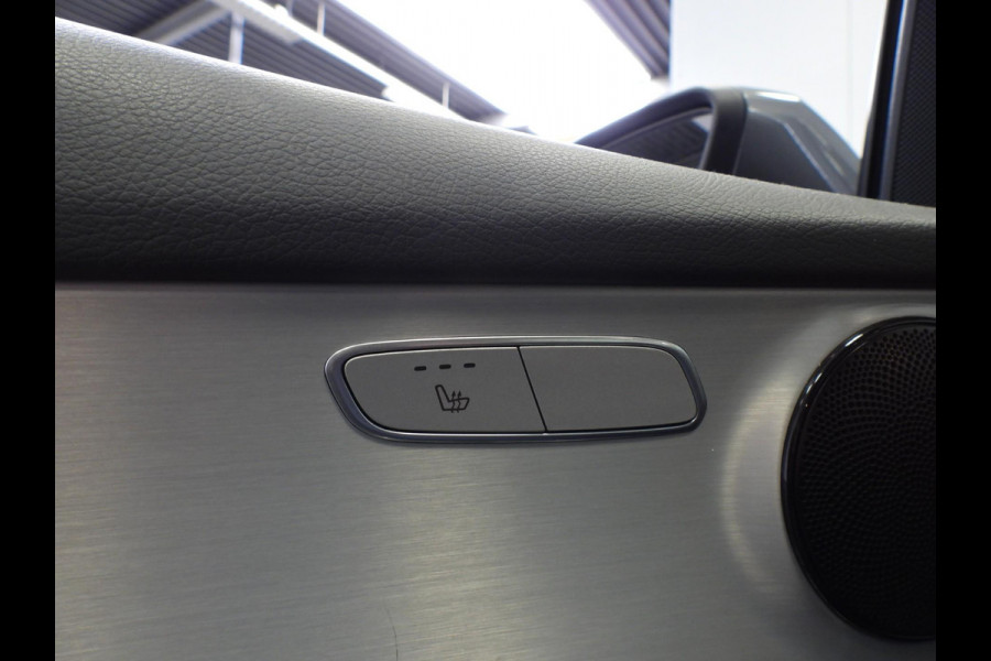Mercedes-Benz GLC 300e 4MATIC AMG NAVI/CAMERA/MATRIX LED/19"LMV!