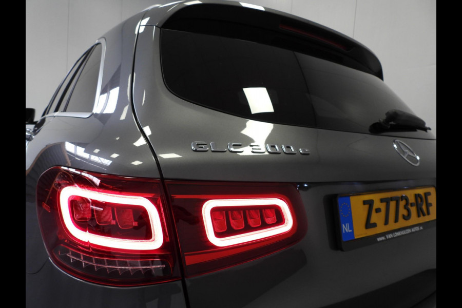 Mercedes-Benz GLC 300e 4MATIC AMG NAVI/CAMERA/MATRIX LED/19"LMV!