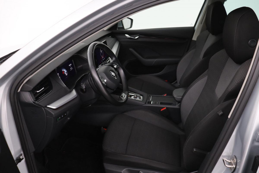 Škoda Octavia 1.4 TSI iV PHEV Business Edition | Camera | Carplay | Navigatie | Full LED | Sfeerverlichting | Parkeerhulp | Climate control
