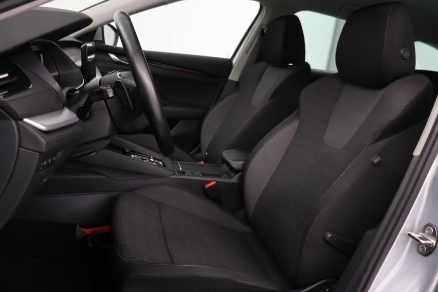 Škoda Octavia 1.4 TSI iV PHEV Business Edition | Camera | Carplay | Navigatie | Full LED | Sfeerverlichting | Parkeerhulp | Climate control
