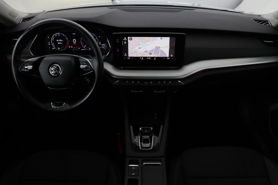 Škoda Octavia 1.4 TSI iV PHEV Business Edition | Camera | Carplay | Navigatie | Full LED | Sfeerverlichting | Parkeerhulp | Climate control