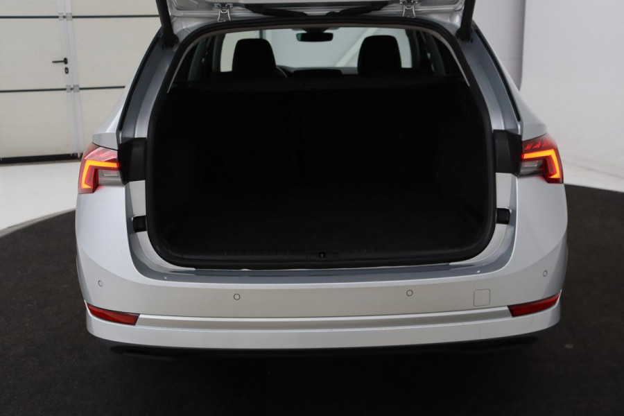 Škoda Octavia 1.4 TSI iV PHEV Business Edition | Camera | Carplay | Navigatie | Full LED | Sfeerverlichting | Parkeerhulp | Climate control