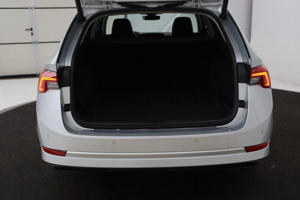 Škoda Octavia 1.4 TSI iV PHEV Business Edition | Camera | Carplay | Navigatie | Full LED | Sfeerverlichting | Parkeerhulp | Climate control