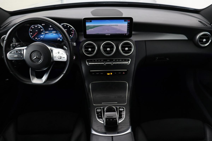 Mercedes-Benz C-Klasse 180 AMG Upgrade Edition | Stoelverwarming | Carplay | Matrix LED | Sfeerverlichting | Leder/Alcantara | Navigatie | DAB | Cruise control | Park Assist