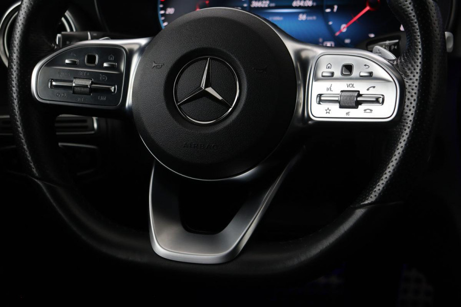 Mercedes-Benz C-Klasse 180 AMG Upgrade Edition | Stoelverwarming | Carplay | Matrix LED | Sfeerverlichting | Leder/Alcantara | Navigatie | DAB | Cruise control | Park Assist