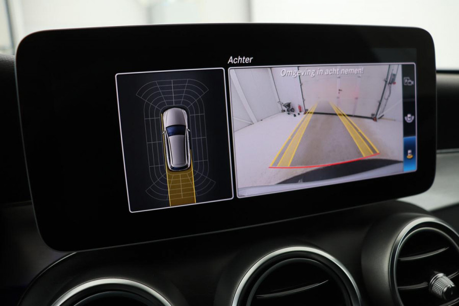 Mercedes-Benz C-Klasse 180 AMG Upgrade Edition | Stoelverwarming | Carplay | Matrix LED | Sfeerverlichting | Leder/Alcantara | Navigatie | DAB | Cruise control | Park Assist