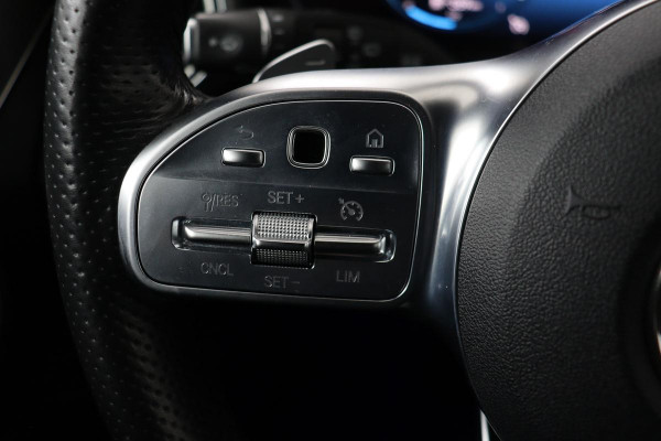 Mercedes-Benz C-Klasse 180 AMG Upgrade Edition | Stoelverwarming | Carplay | Matrix LED | Sfeerverlichting | Leder/Alcantara | Navigatie | DAB | Cruise control | Park Assist