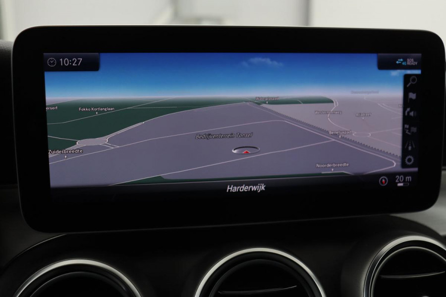 Mercedes-Benz C-Klasse 180 AMG Upgrade Edition | Stoelverwarming | Carplay | Matrix LED | Sfeerverlichting | Leder/Alcantara | Navigatie | DAB | Cruise control | Park Assist