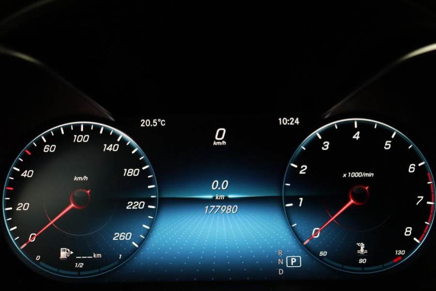 Mercedes-Benz C-Klasse 180 AMG Upgrade Edition | Stoelverwarming | Carplay | Matrix LED | Sfeerverlichting | Leder/Alcantara | Navigatie | DAB | Cruise control | Park Assist