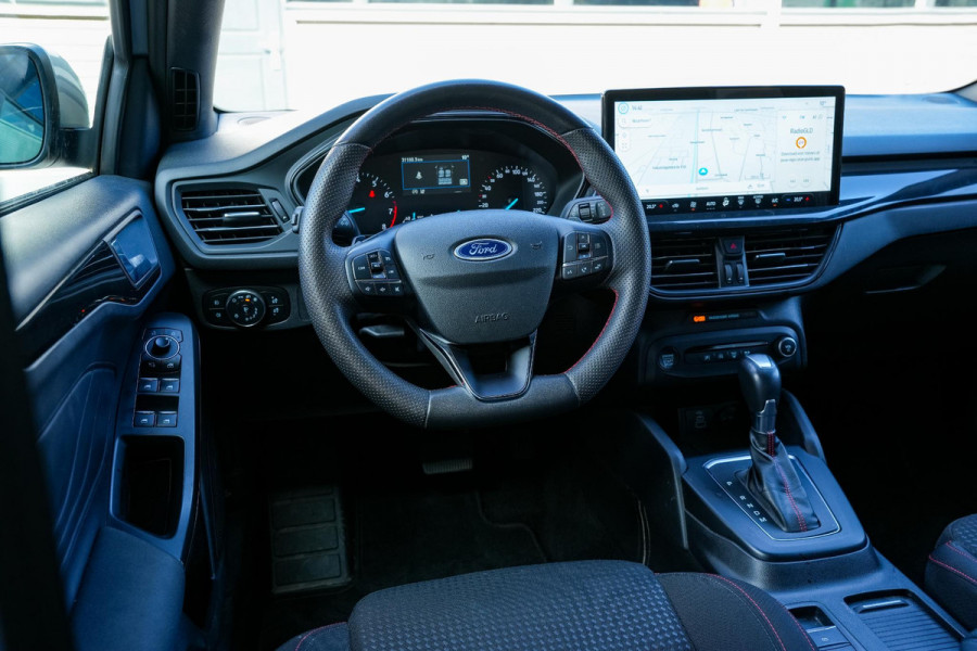 Ford Focus 1.0 EcoBoost Hybrid ST Line Groot Navi DAB+ Camera Cruise LED Automaat!