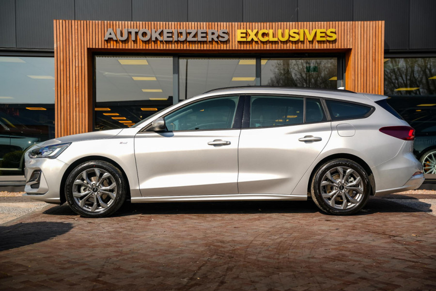 Ford Focus 1.0 EcoBoost Hybrid ST Line Groot Navi DAB+ Camera Cruise LED Automaat!