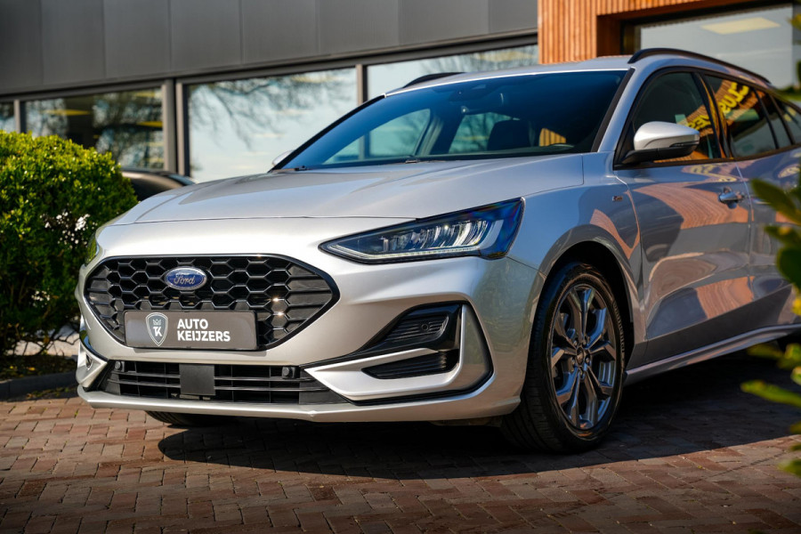Ford Focus 1.0 EcoBoost Hybrid ST Line Groot Navi DAB+ Camera Cruise LED Automaat!