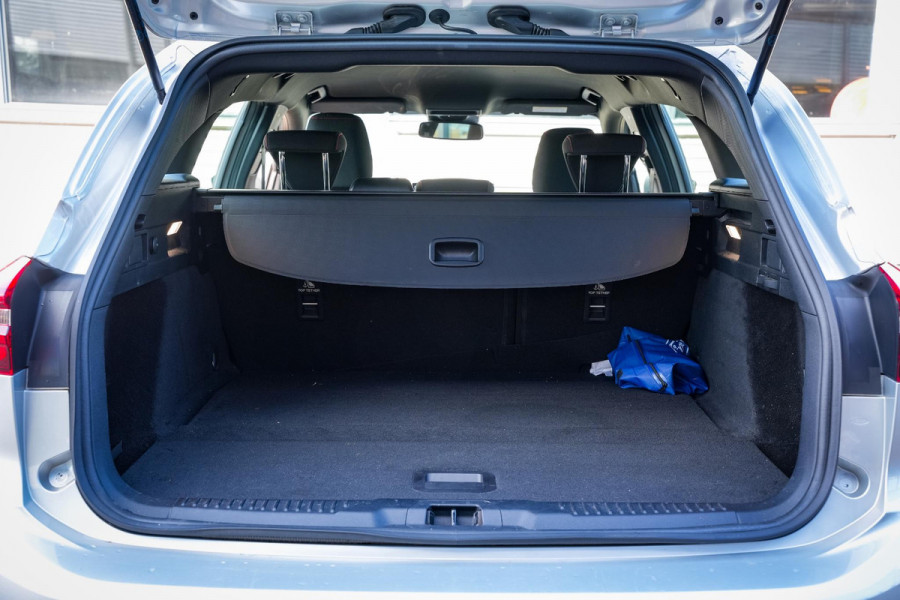 Ford Focus 1.0 EcoBoost Hybrid ST Line Groot Navi DAB+ Camera Cruise LED Automaat!