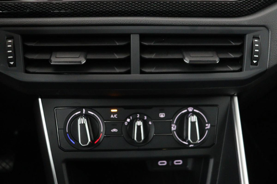 Volkswagen Polo 1.0 TSI Life | Carplay | Navigatie | Full LED | Adaptive cruise | Airco | Parkeerhulp | DAB | Bluetooth