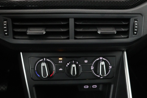 Volkswagen Polo 1.0 TSI Life | Carplay | Navigatie | Full LED | Adaptive cruise | Airco | Parkeerhulp | DAB | Bluetooth