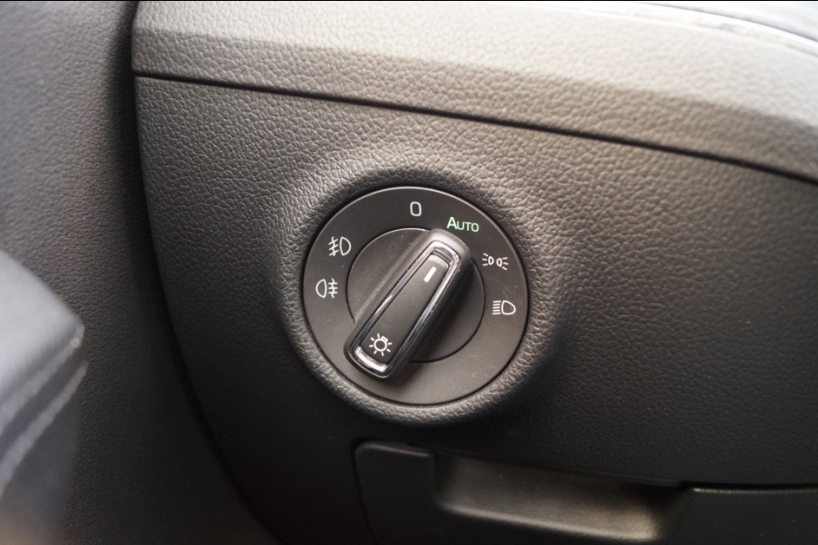 Škoda Superb Combi 1.5 TSI 150pk DSG Business Edition -PANO-LEER-