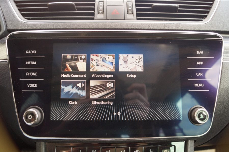 Škoda Superb Combi 1.5 TSI 150pk DSG Business Edition -PANO-LEER-
