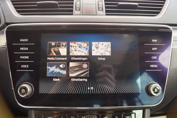 Škoda Superb Combi 1.5 TSI 150pk DSG Business Edition -PANO-LEER-