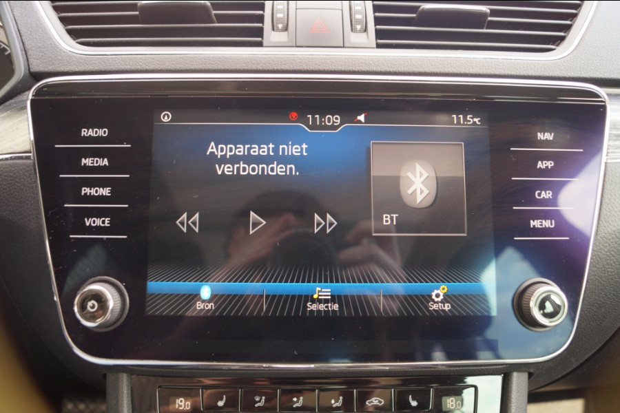 Škoda Superb Combi 1.5 TSI 150pk DSG Business Edition -PANO-LEER-
