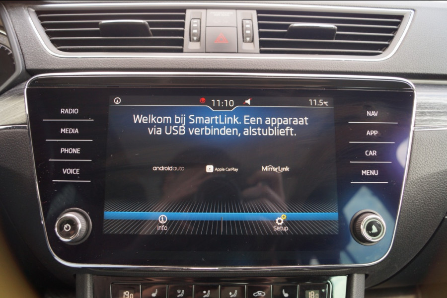 Škoda Superb Combi 1.5 TSI 150pk DSG Business Edition -PANO-LEER-
