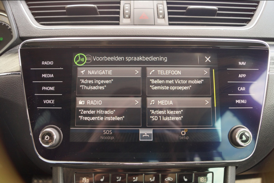 Škoda Superb Combi 1.5 TSI 150pk DSG Business Edition -PANO-LEER-