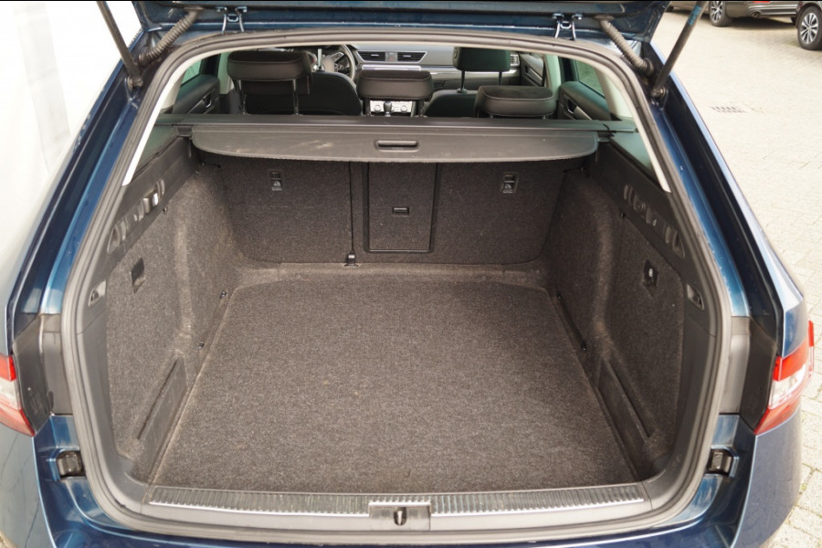 Škoda Superb Combi 1.5 TSI 150pk DSG Business Edition -PANO-LEER-