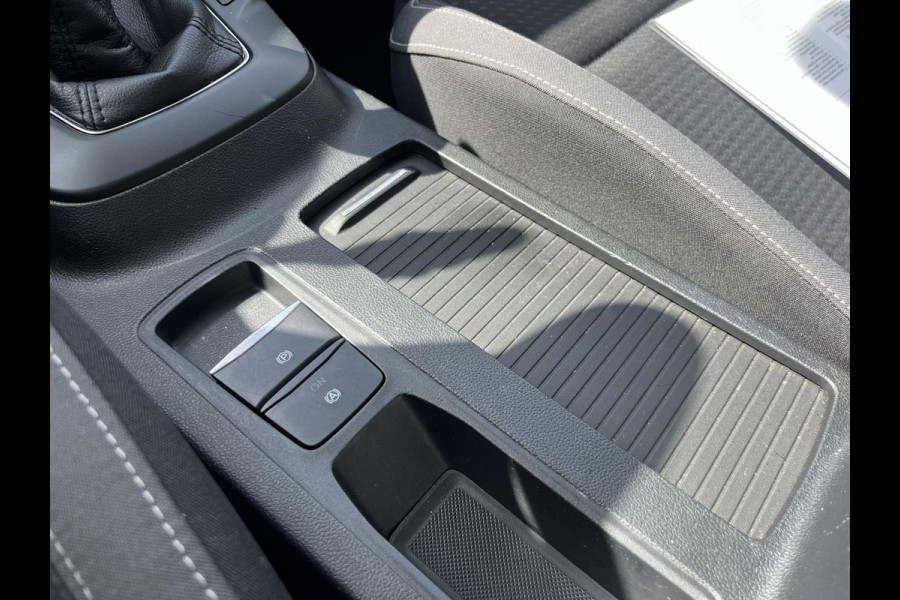 Ford FOCUS Wagon 1.0 EcoBoost Trend Edition Business 125pk Navigatie | Airco | ST-Line Velgen | Parkeersensoren | Apple Carplay | Android Auto