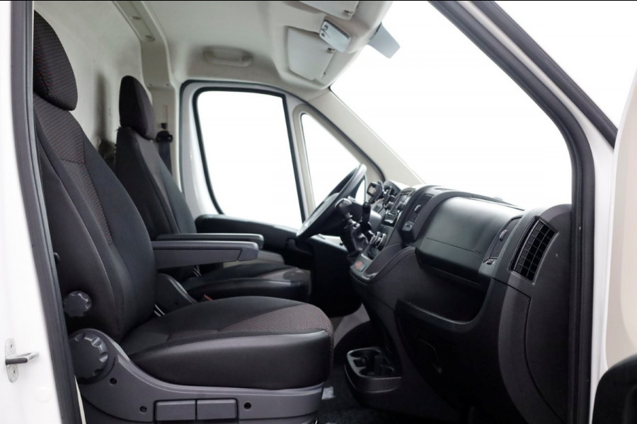 Peugeot Boxer 2.2 BlueHDi 140pk E6 L3H3 Premium Airco/Camera 04-2019