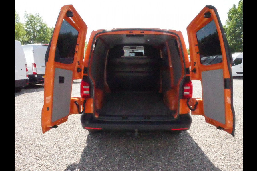 Volkswagen Transporter 2.0 TSI 150PK, L1H1, Airco, Benzine 64000km