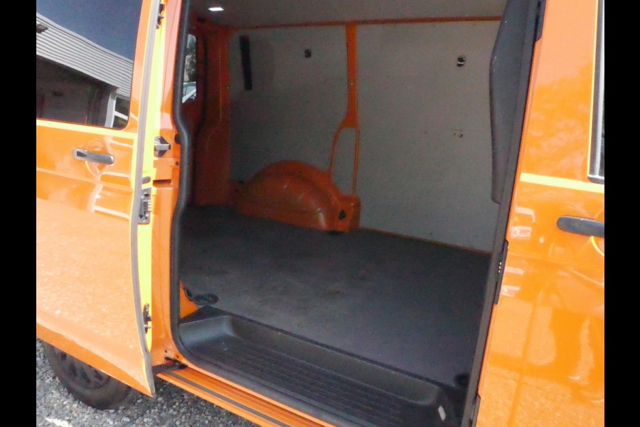 Volkswagen Transporter 2.0 TSI 150PK, L1H1, Airco, Benzine 64000km